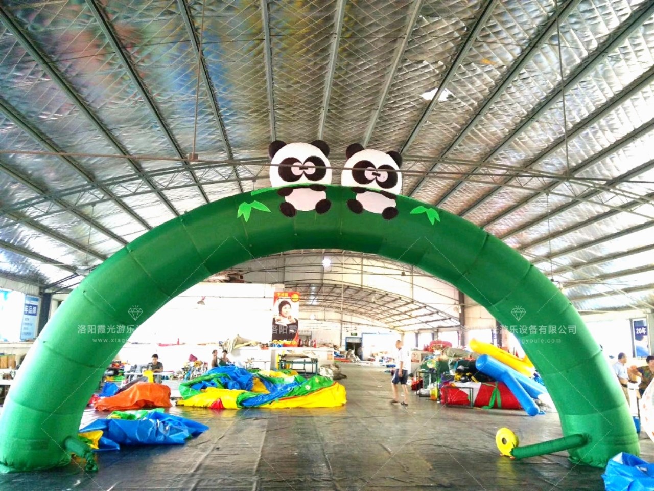 华南热作学院小熊猫充气拱门